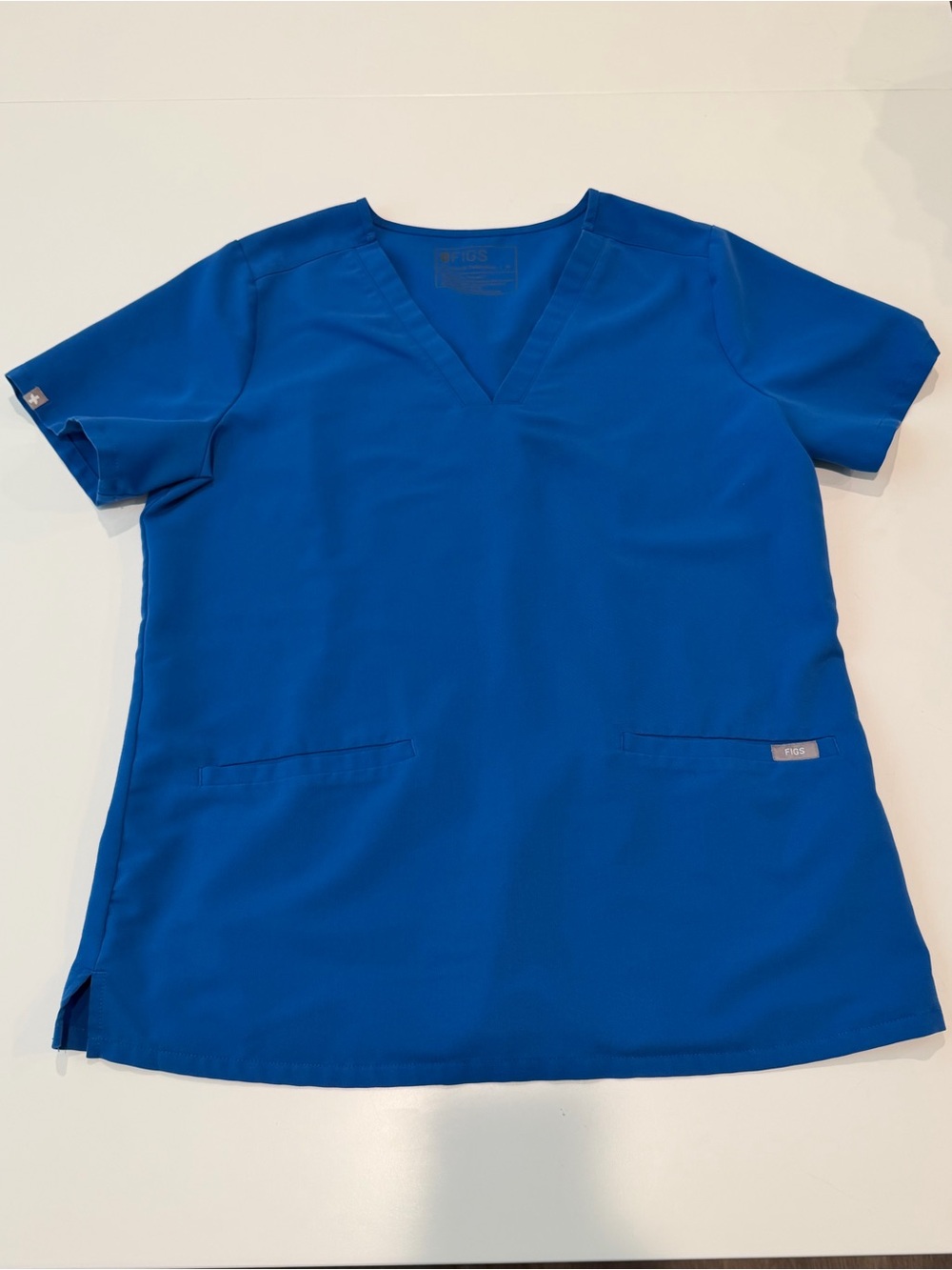 FIGS Casma Three-Pocket Scrub Top | Medium | Royal Blue